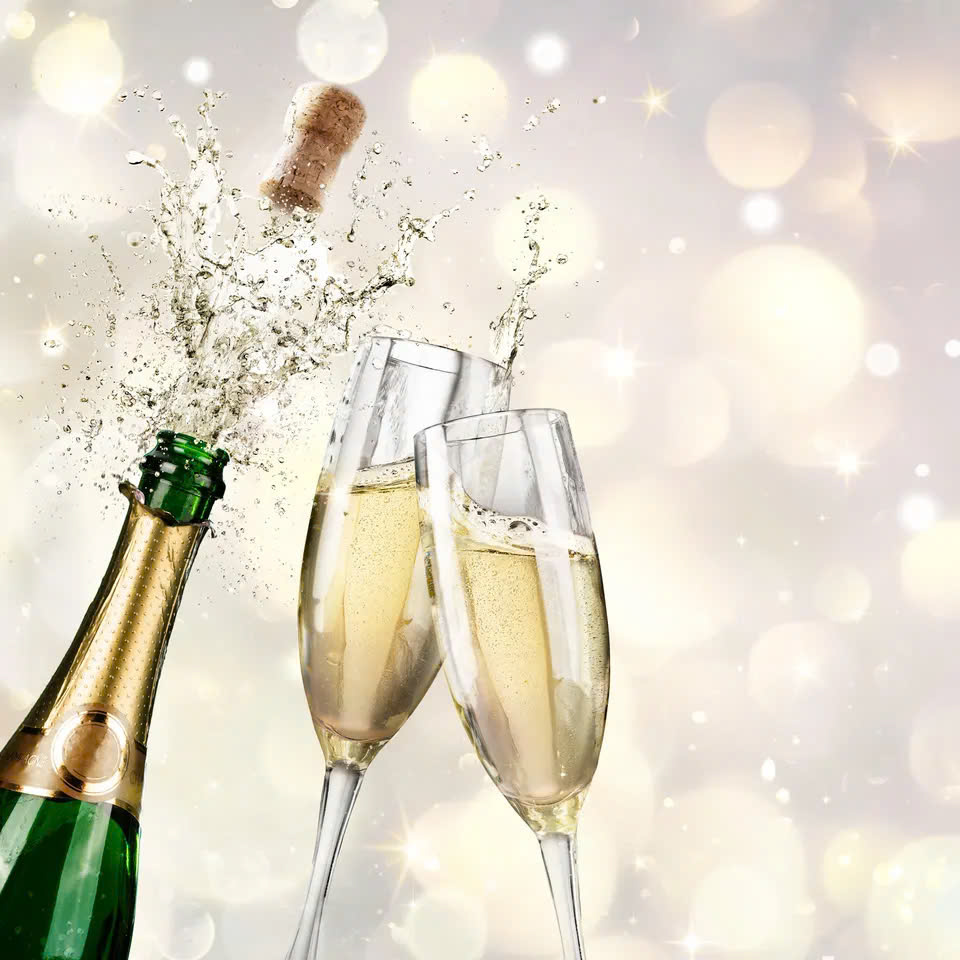 Tại Sao Rượu Champagne Lại Có Giá Đắt Đỏ