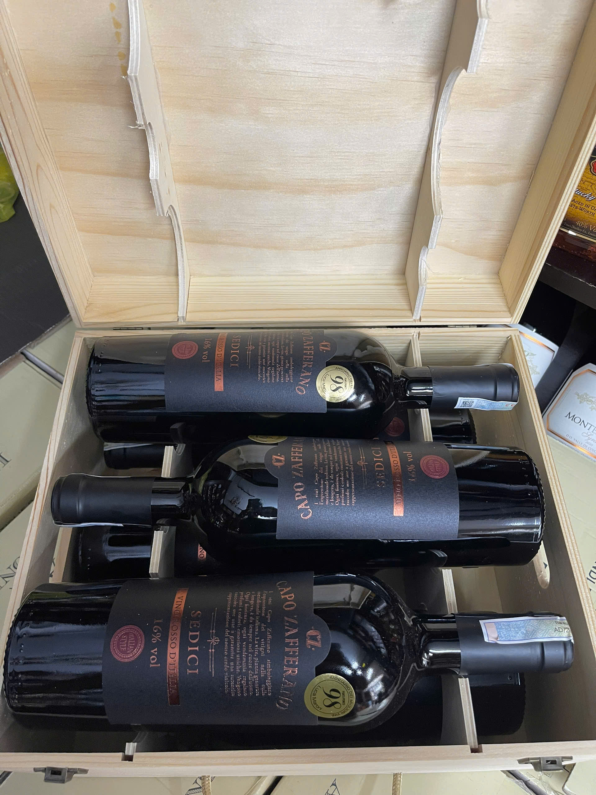 Rượu Vang Capo Zafferano Sedici Rosso 4 Rượu Vang Capo Zafferano Sedici Rosso